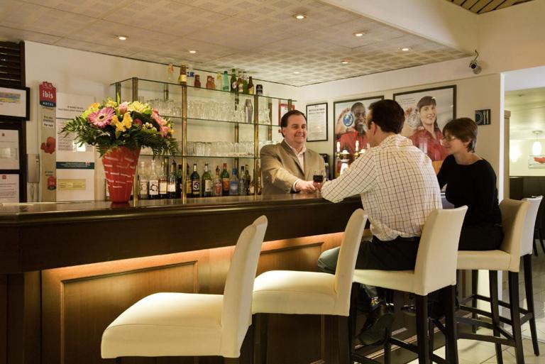 Ibis Paris Le Bourget Hotel La Courneuve Bagian luar foto