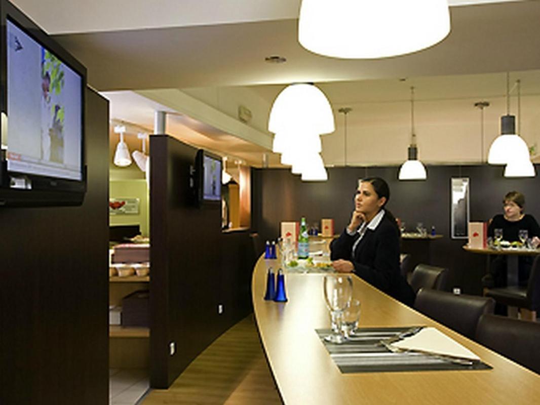 Ibis Paris Le Bourget Hotel La Courneuve Bagian luar foto