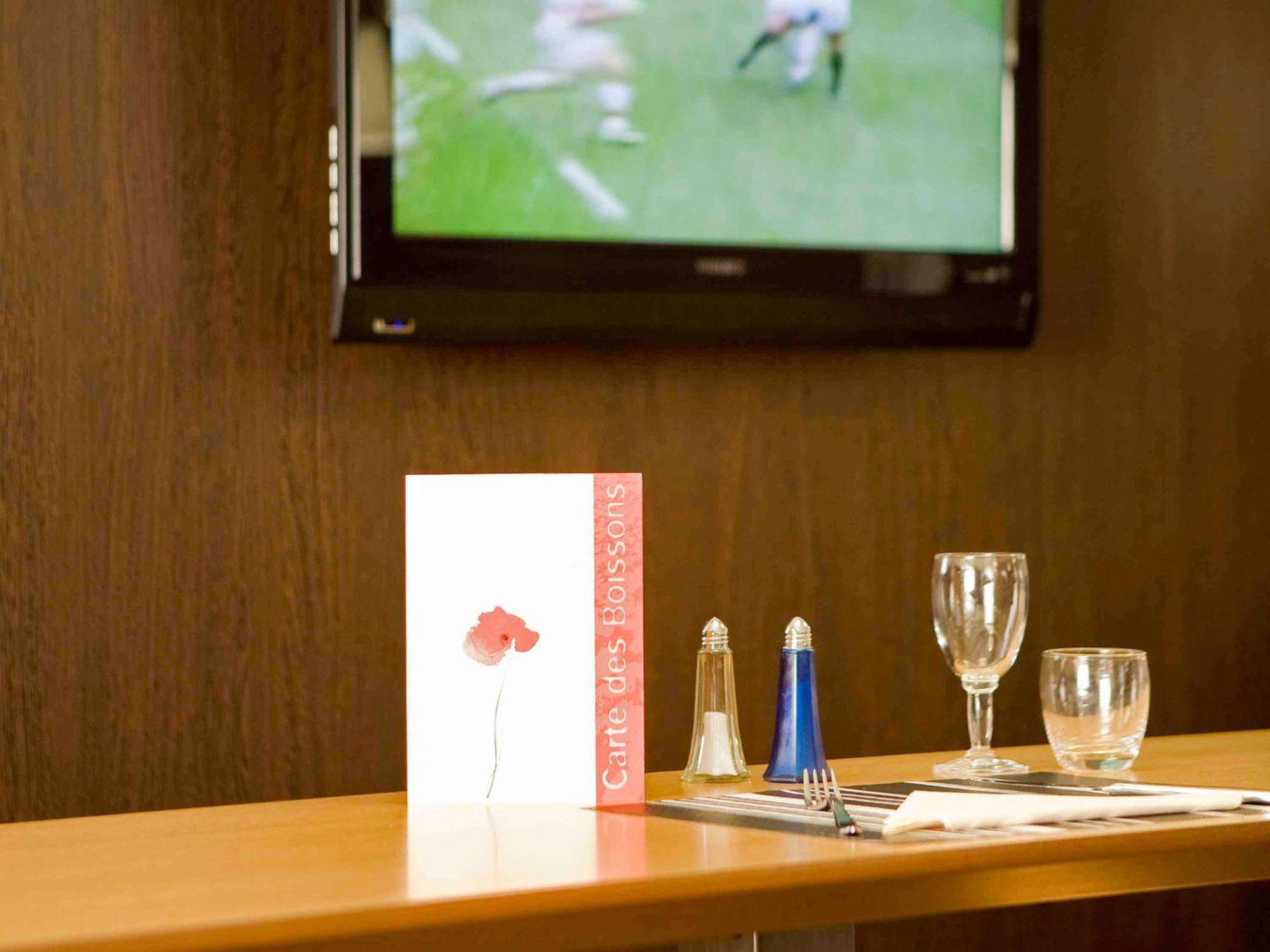 Ibis Paris Le Bourget Hotel La Courneuve Bagian luar foto