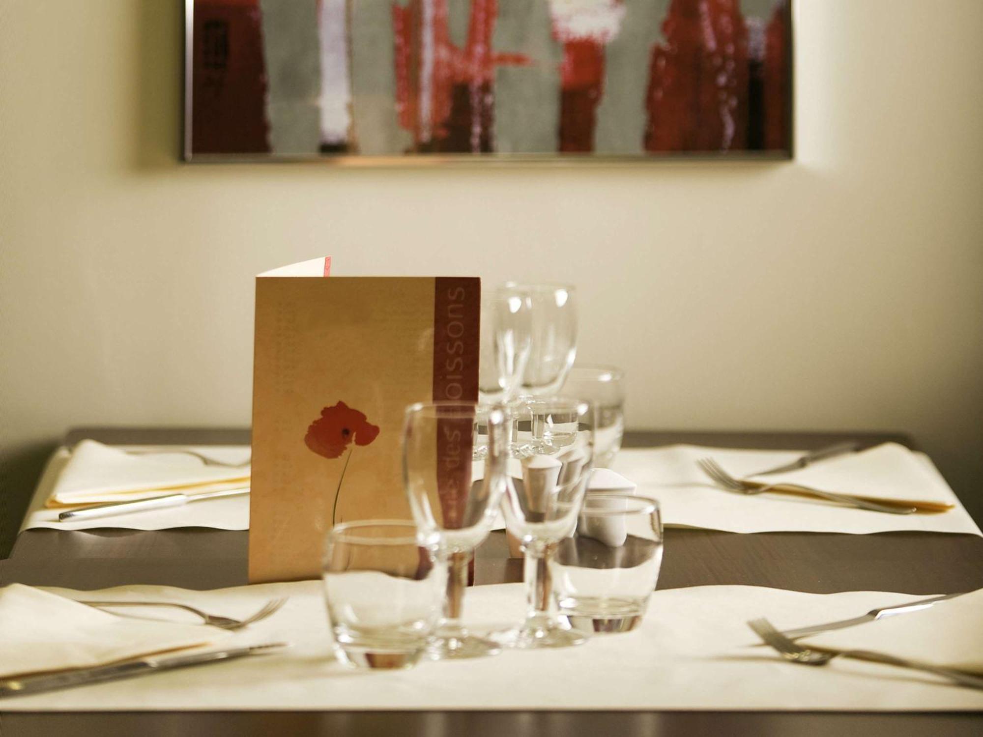 Ibis Paris Le Bourget Hotel La Courneuve Bagian luar foto