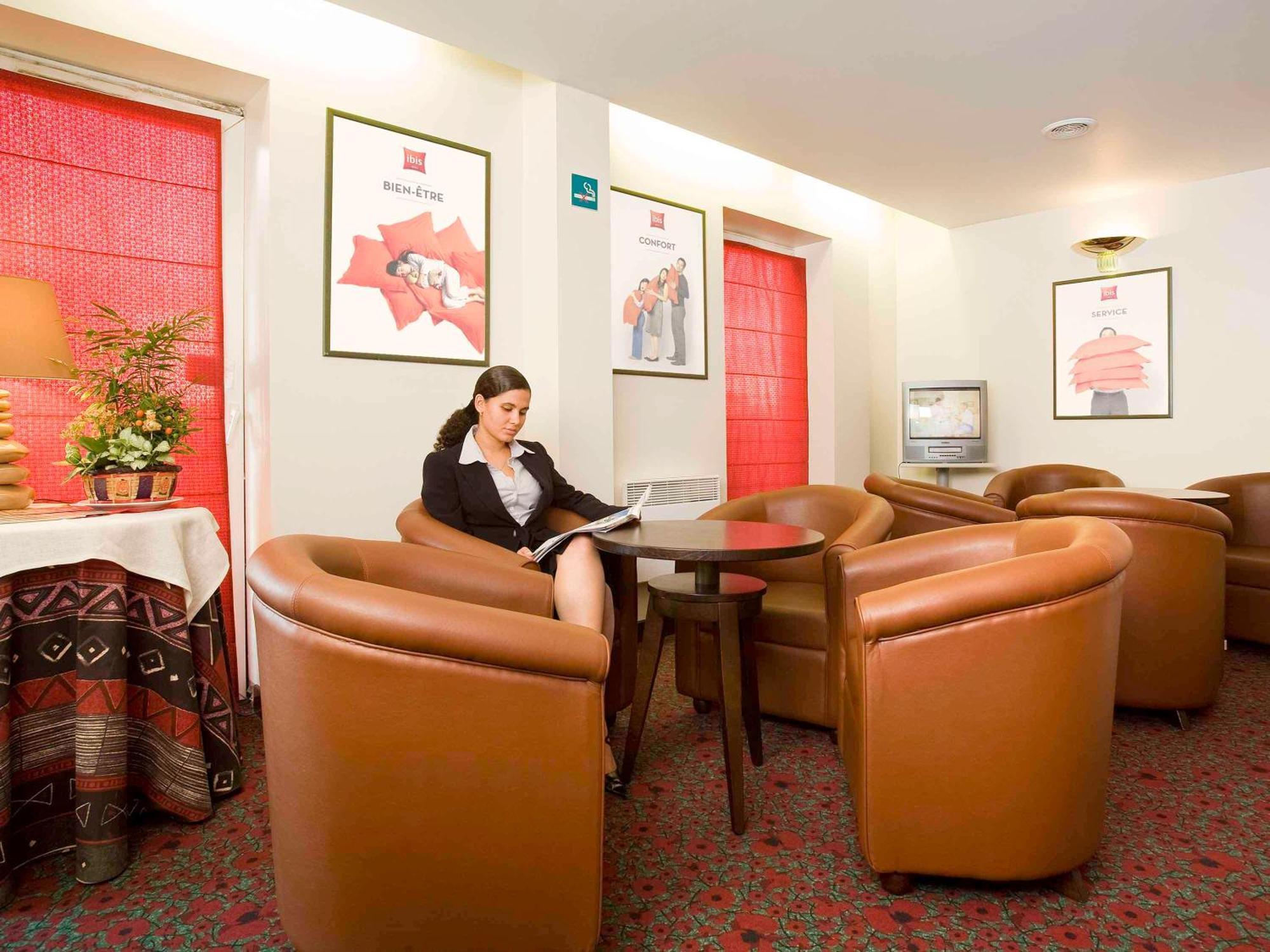 Ibis Paris Le Bourget Hotel La Courneuve Bagian luar foto