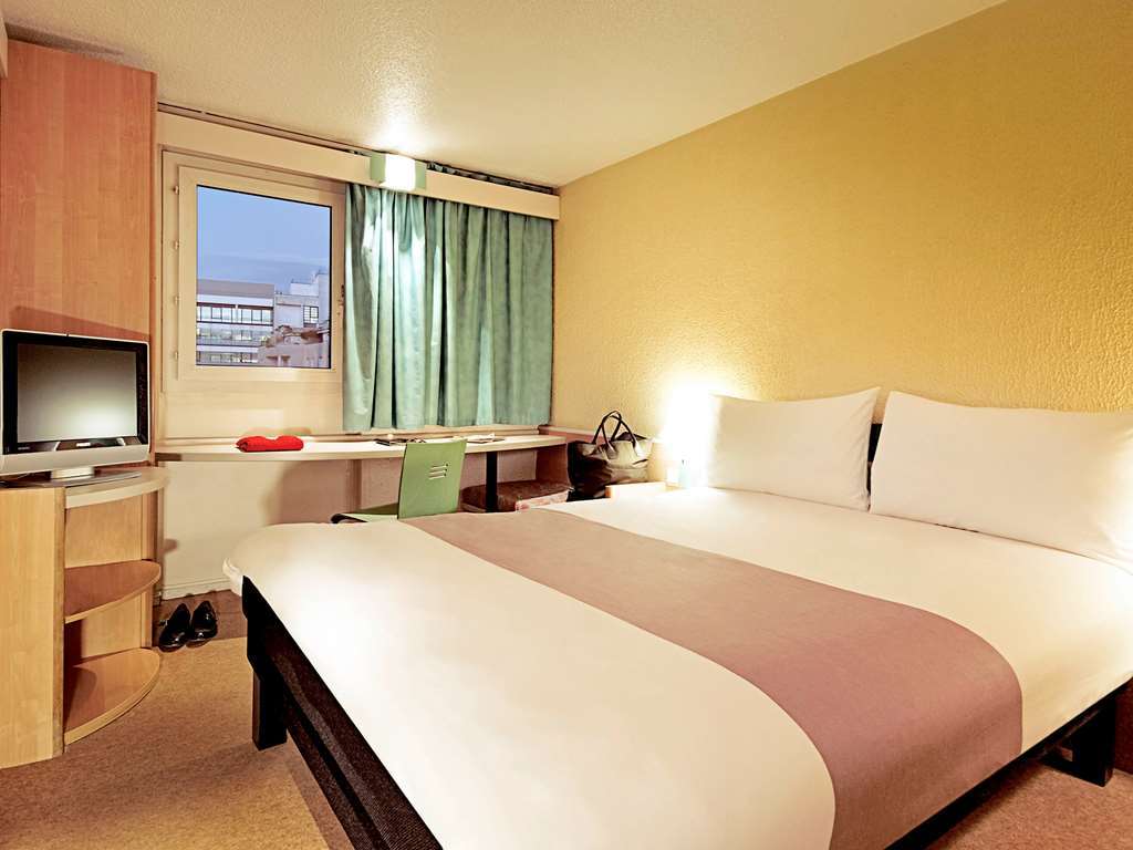 Ibis Paris Le Bourget Hotel La Courneuve Ruang foto