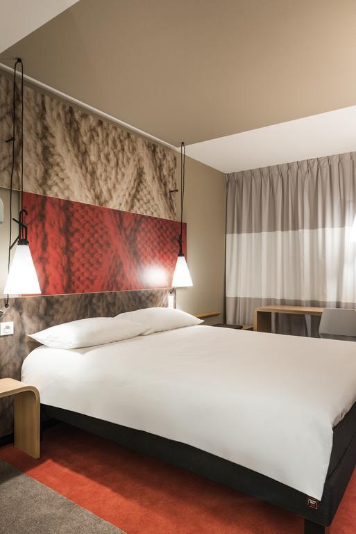 Ibis Paris Le Bourget Hotel La Courneuve Bagian luar foto
